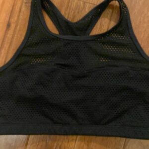 Gap fit size medium black bra with mesh overlay